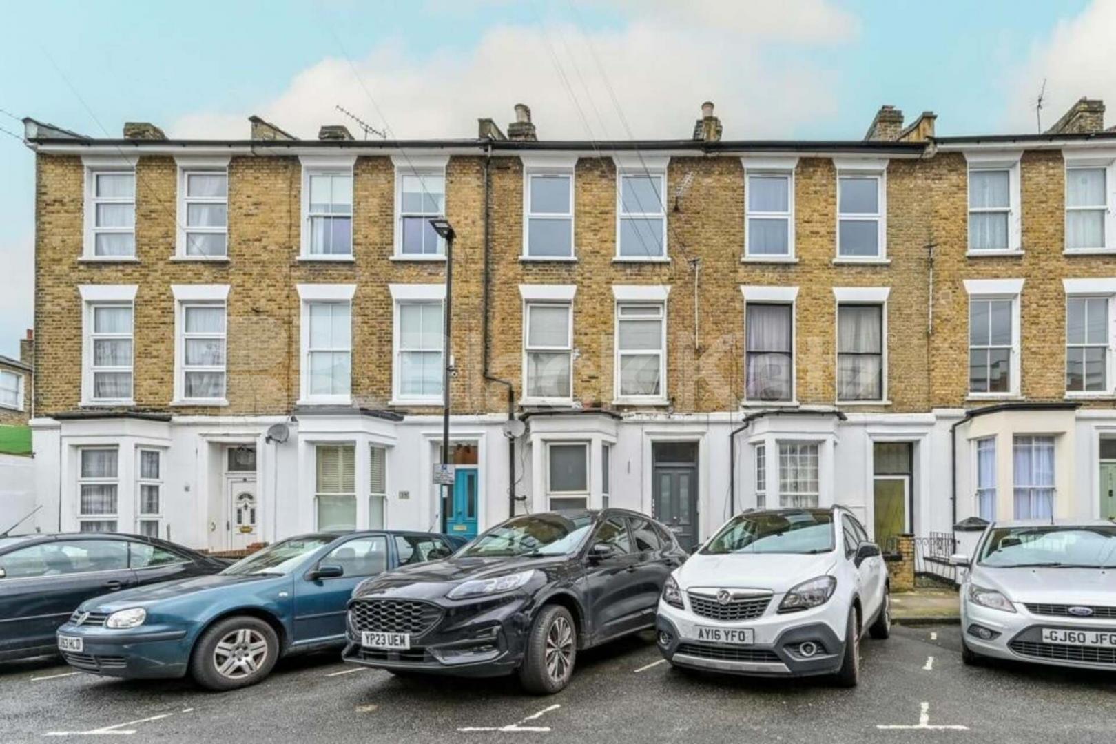 4 Large double bedroom property perfect for Student or Professional sharers Hargrave Road, Archway